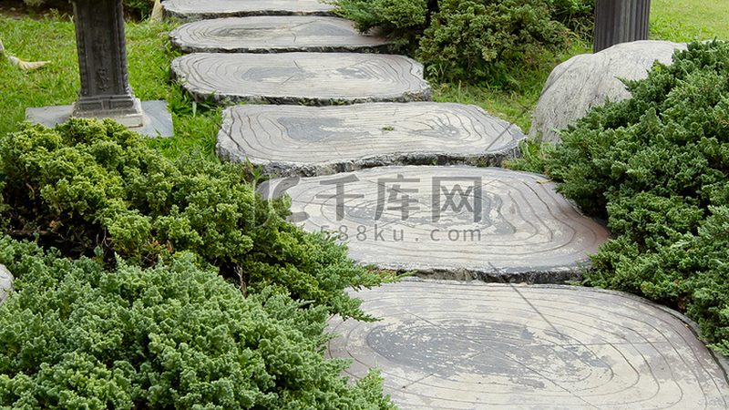 轻型屋顶绿化基质配方：如何打造高效生态屋顶